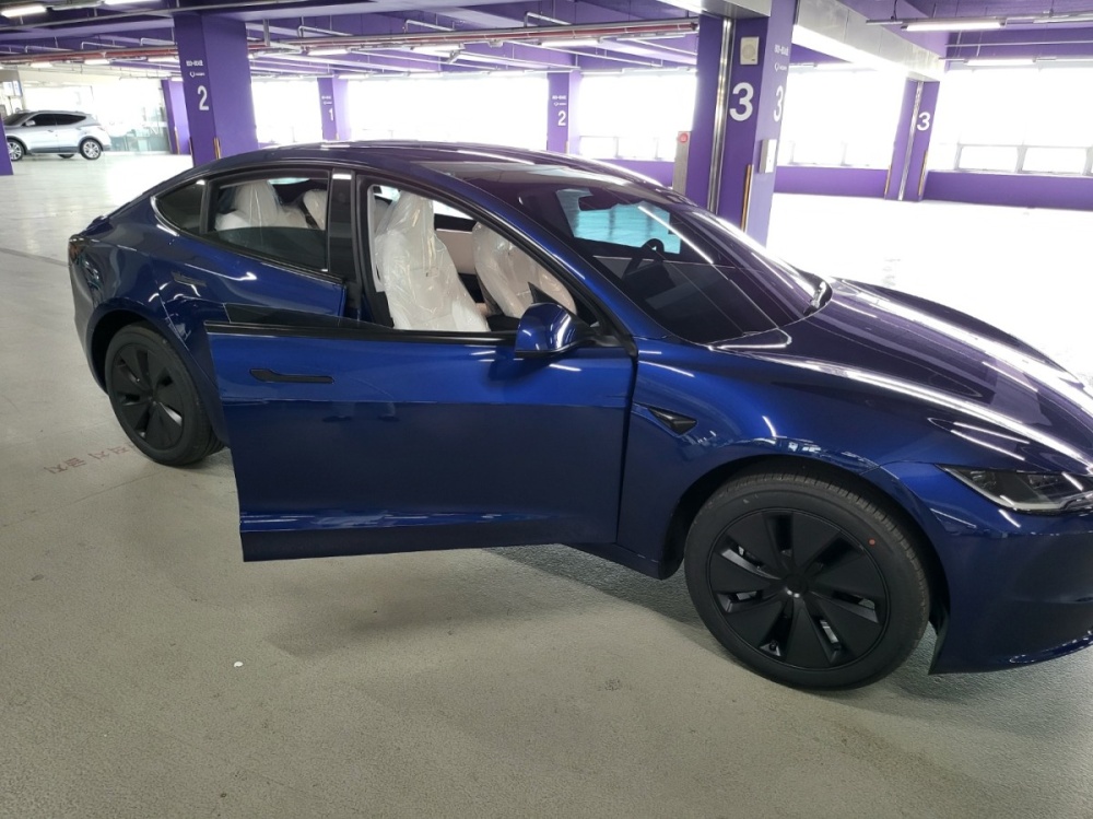 Tesla model 3