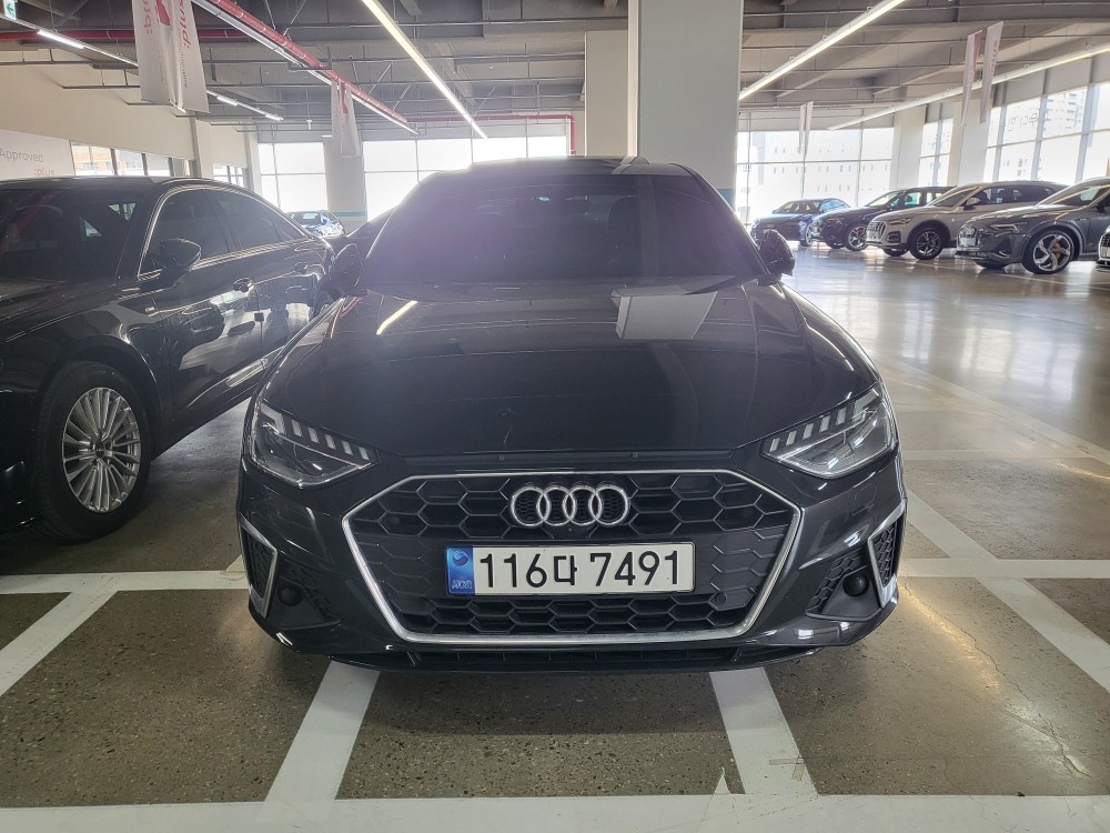 Audi A4 (B9)