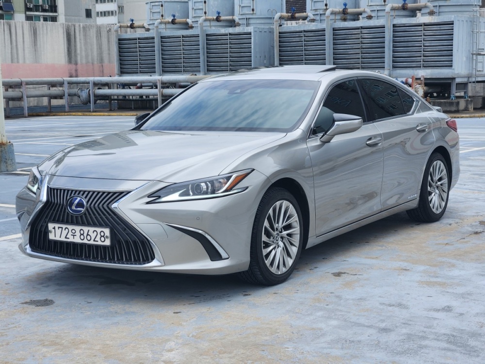 Lexus ES300h 7th generation