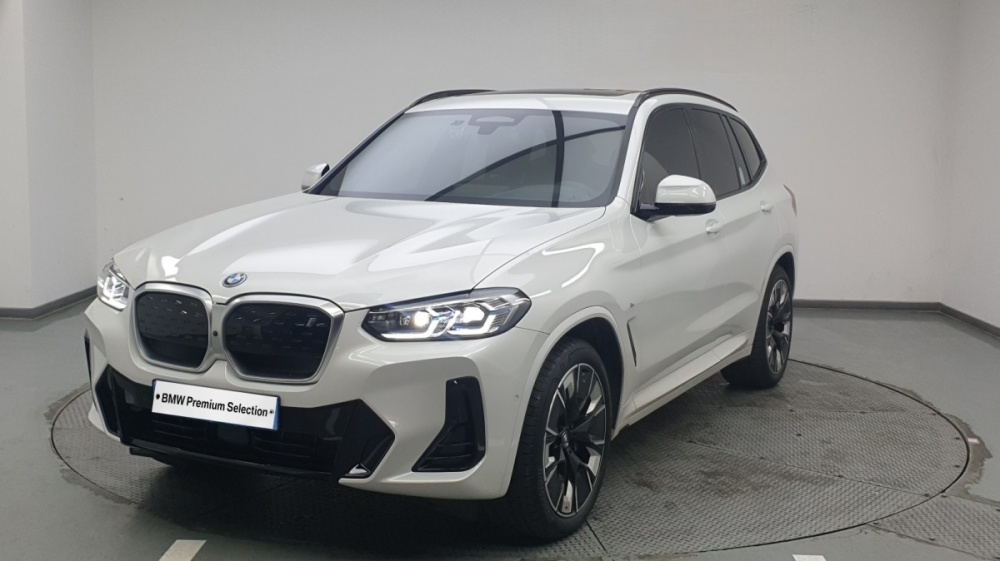 BMW iX3