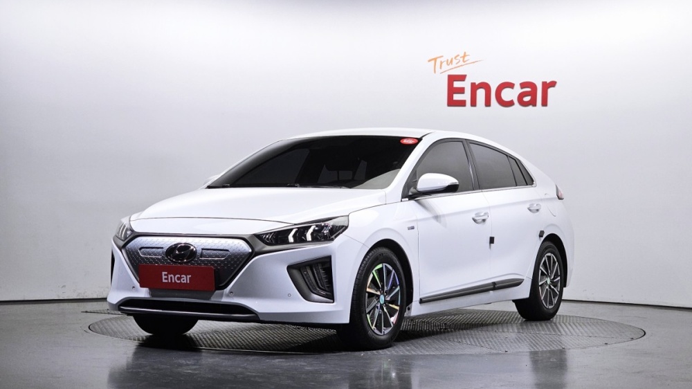 Hyundai The new Ioniq electric