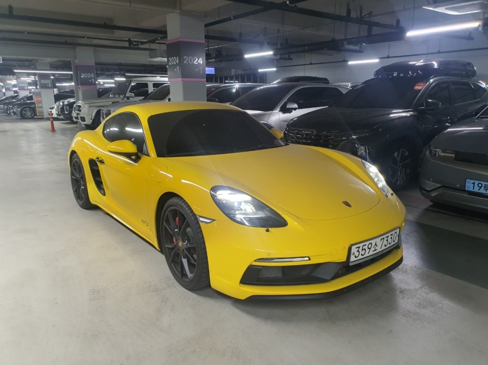 Porsche 718 Cayman