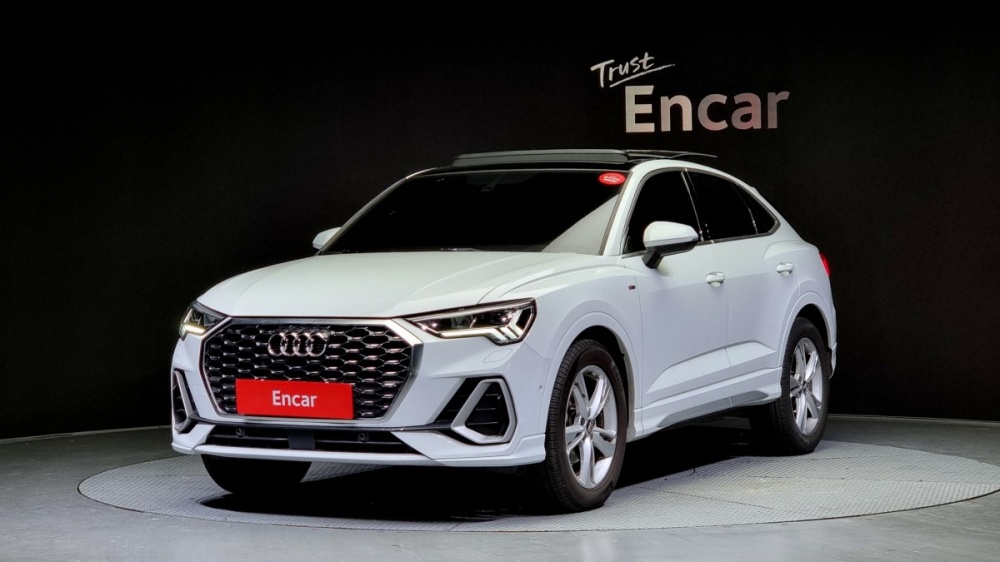Audi Q3 (F3)