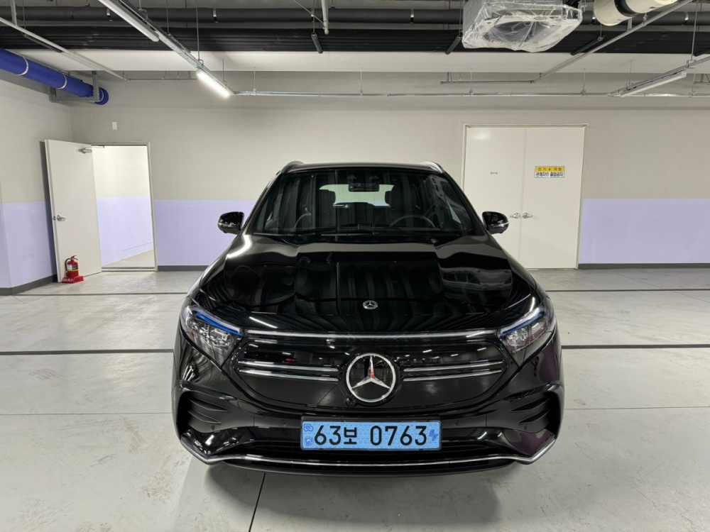 Mercedes-Benz EQA-H243