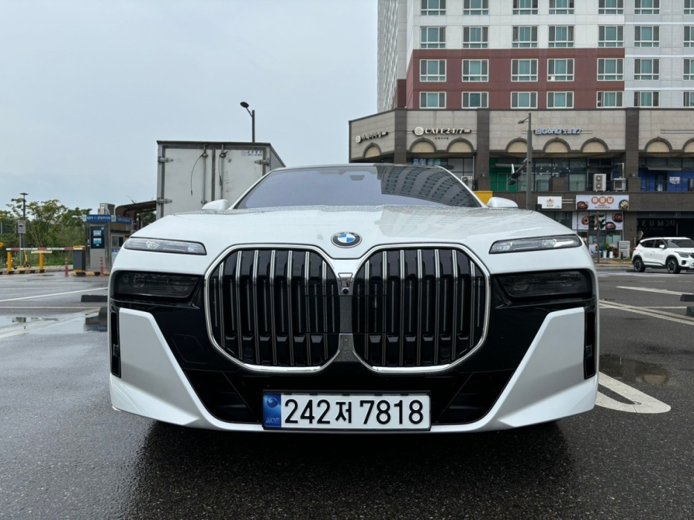 BMW 7 Series (G70)