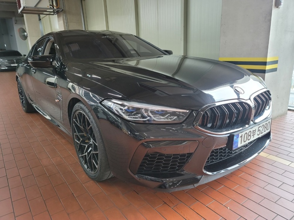 BMW M8 (G15)