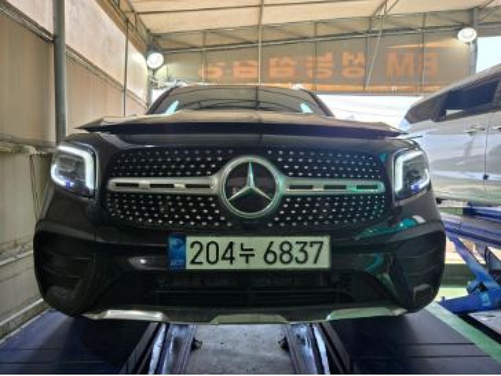 Mercedes-Benz GLB-Class X247