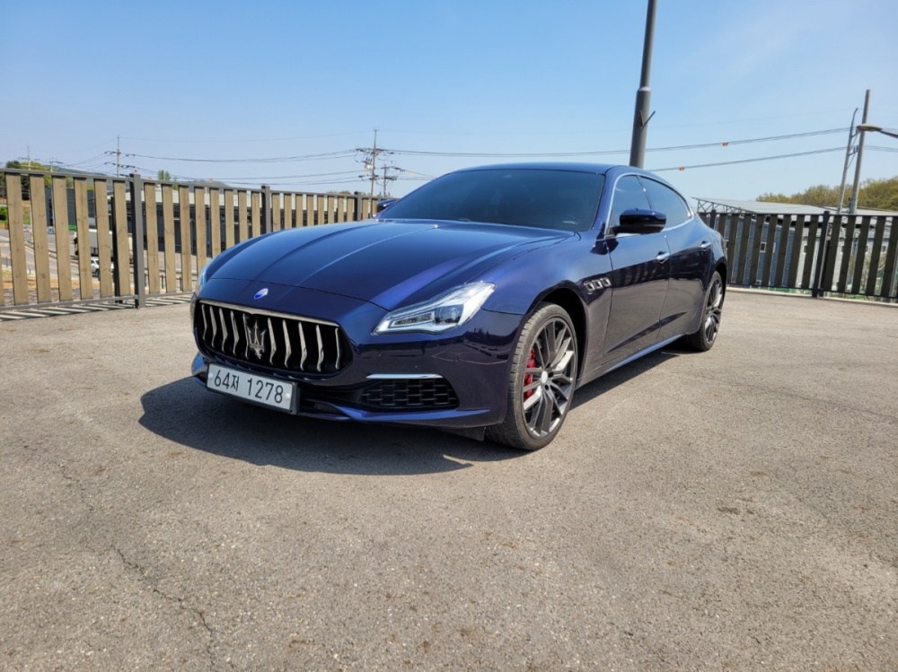 Maserati Quattroporte