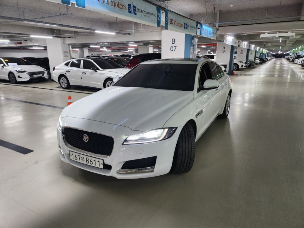 Jaguar XF (X260)