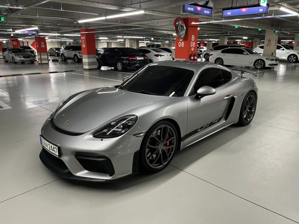 Porsche 718 Cayman