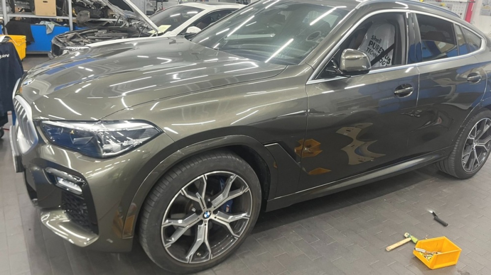 BMW X6 (G06)