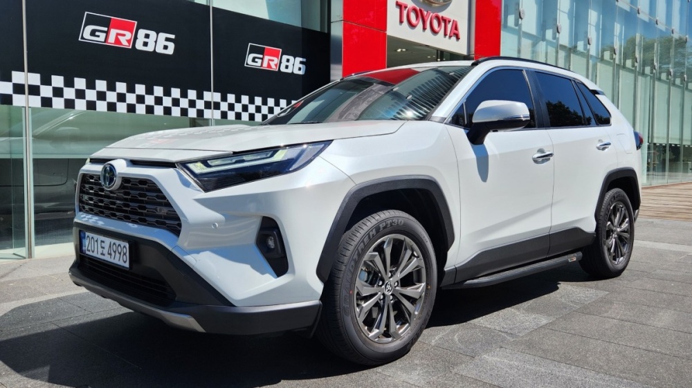 Toyota RAV4 5th Gen