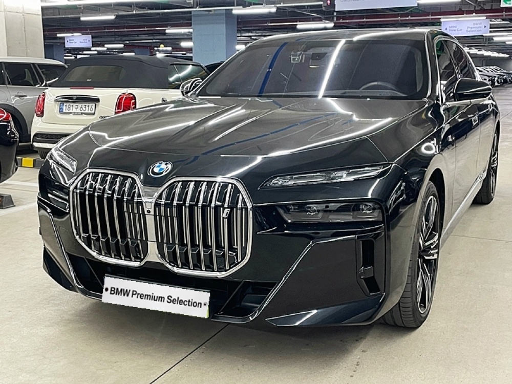 BMW i7 (G70)