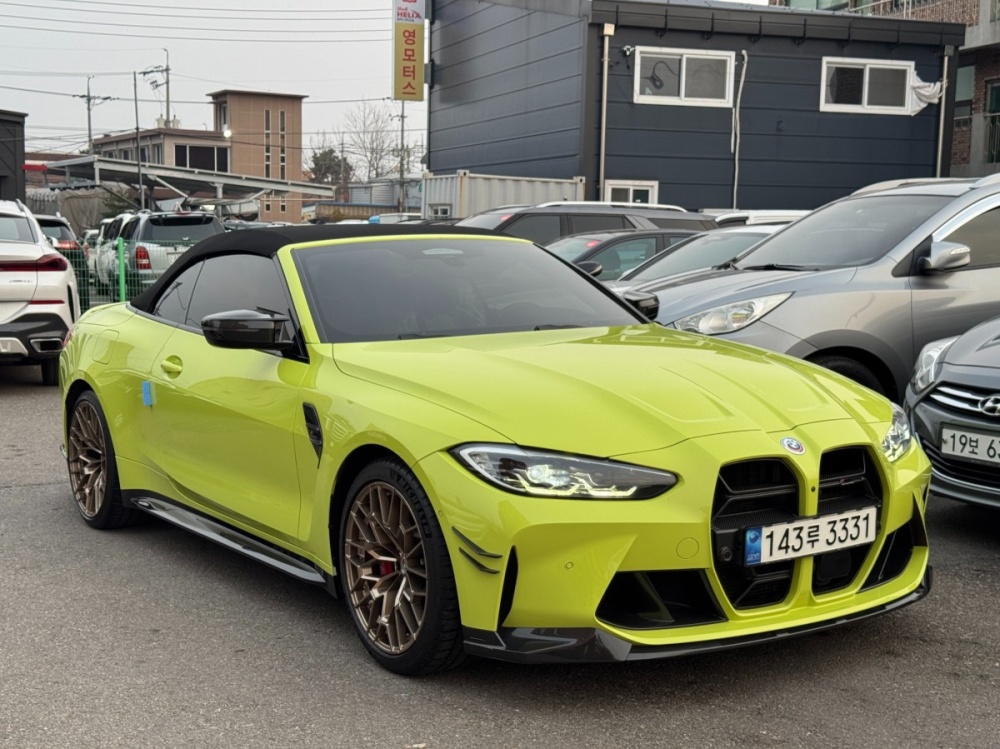BMW M4 (G82)