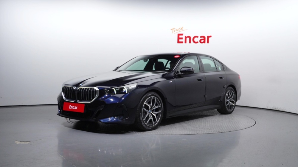 BMW 5 Series (G60)
