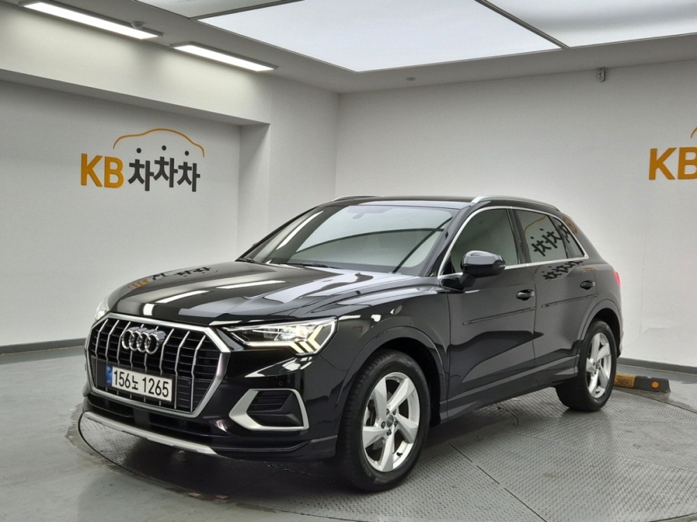 Audi Q3 (F3)