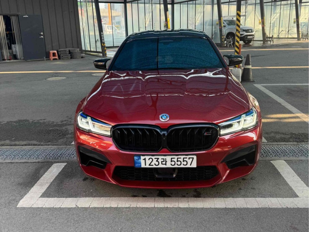 BMW M5 (F90)