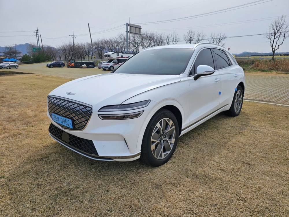 Genesis Electrified GV70