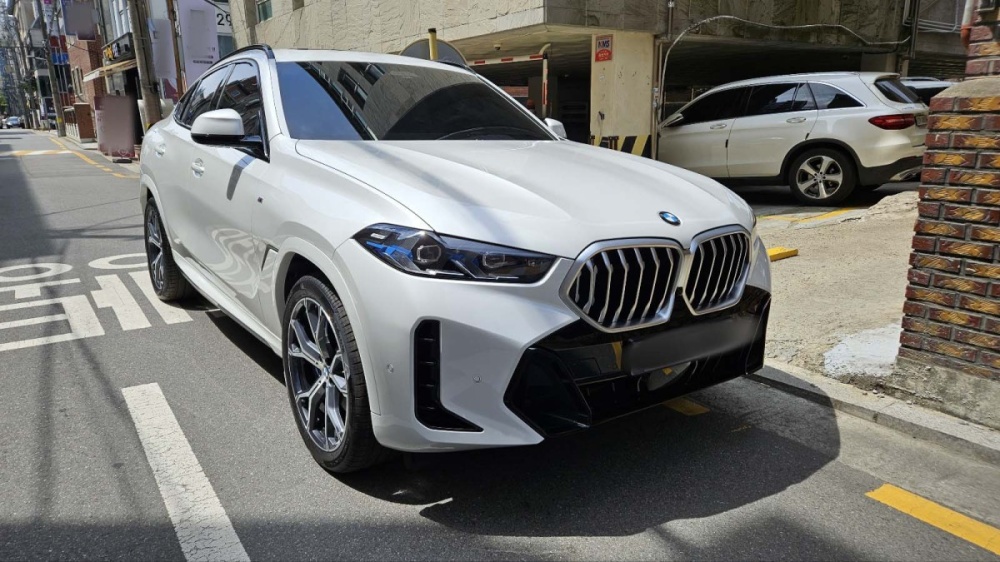 BMW X6 (G06)