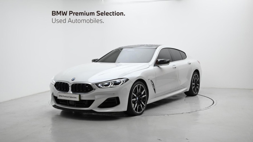 BMW 8 Series (G15)
