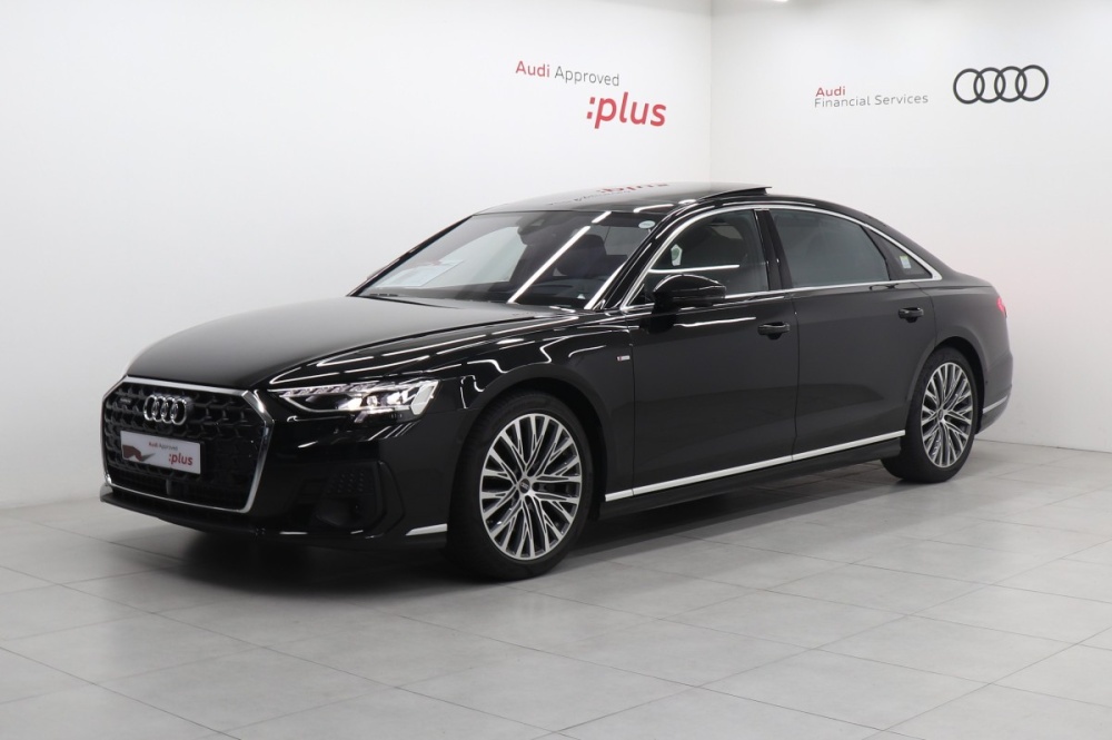 Audi A8 (D5)