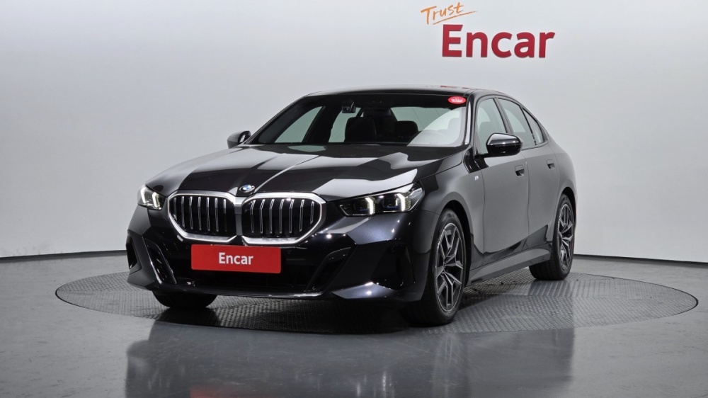 BMW 5 Series (G60)