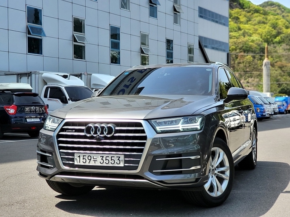 Audi Q7 (4M)