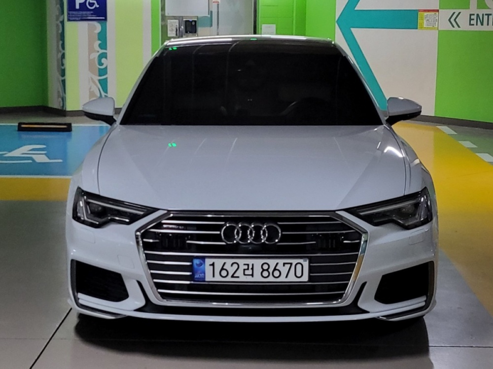 Audi A6 (C8)