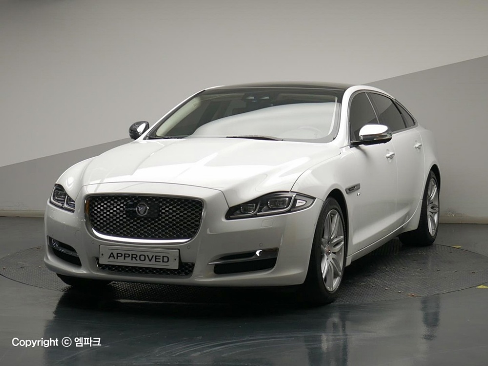 Jaguar All New XJ