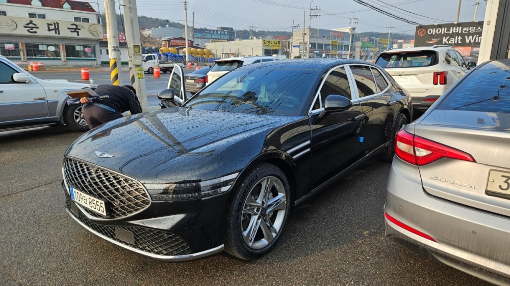 Genesis G90 (RS4)