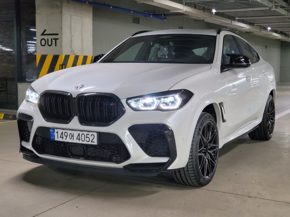 BMW X6M (G06)