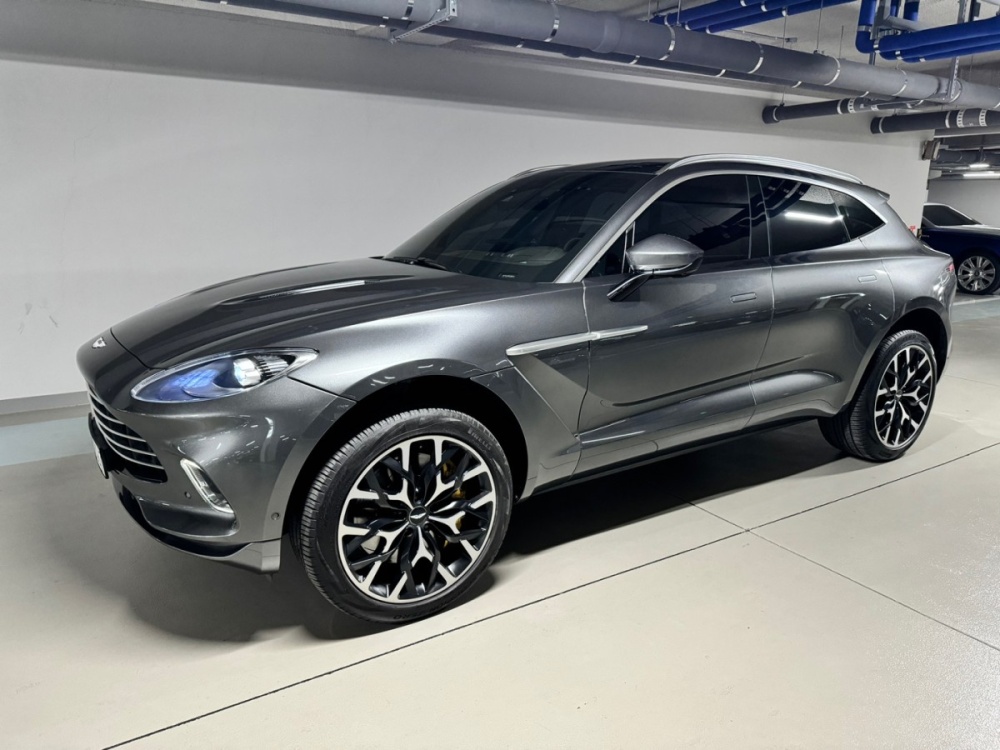 Aston martin DBX