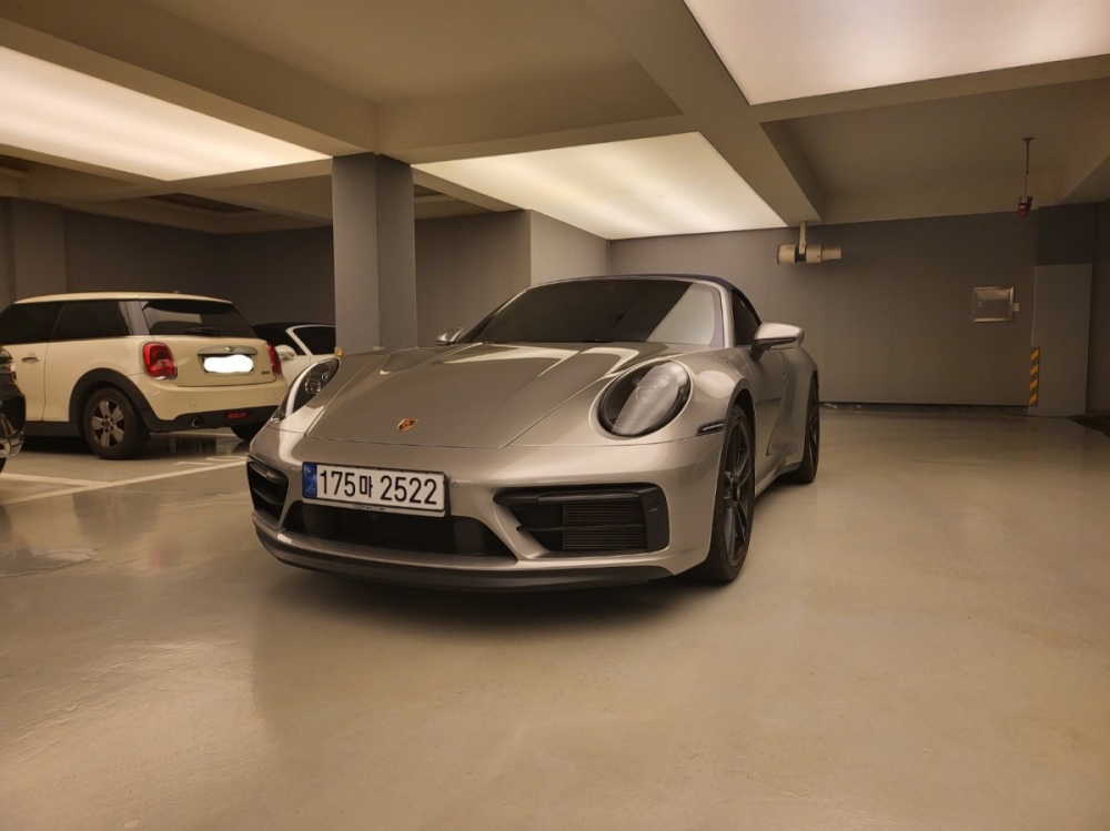 Porsche 911 (992)