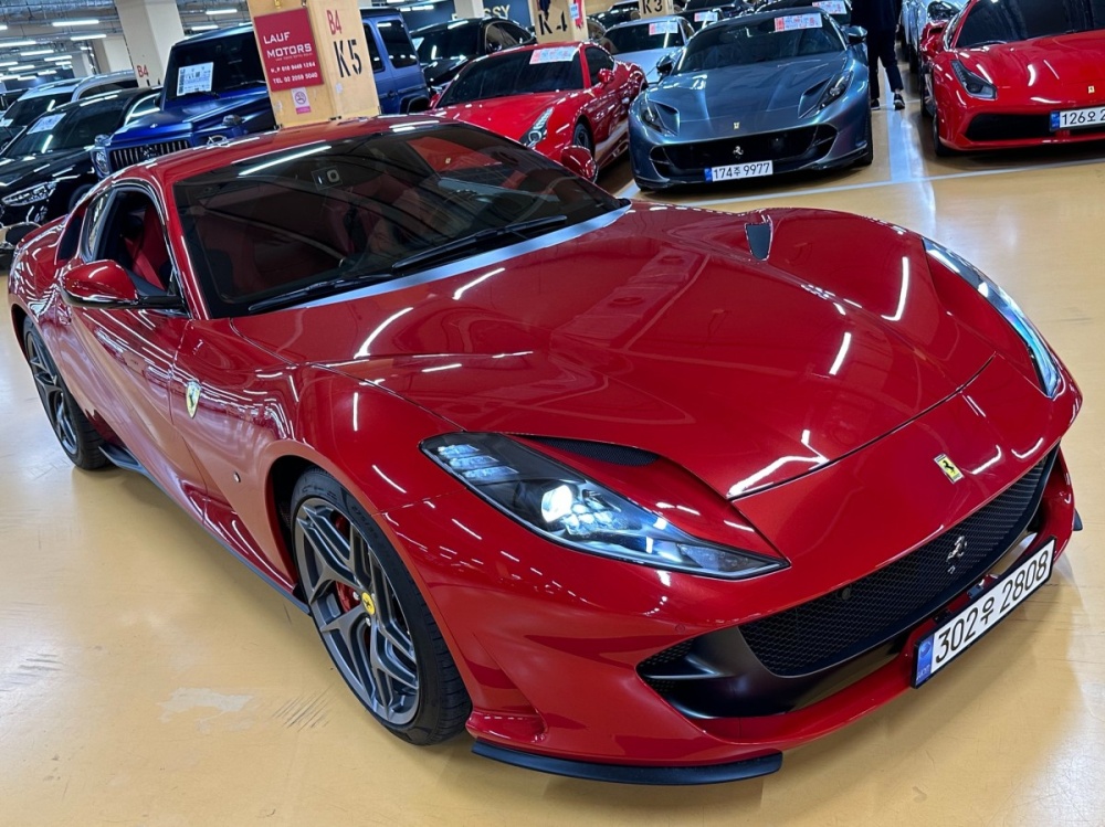 Ferrari 812 super fast