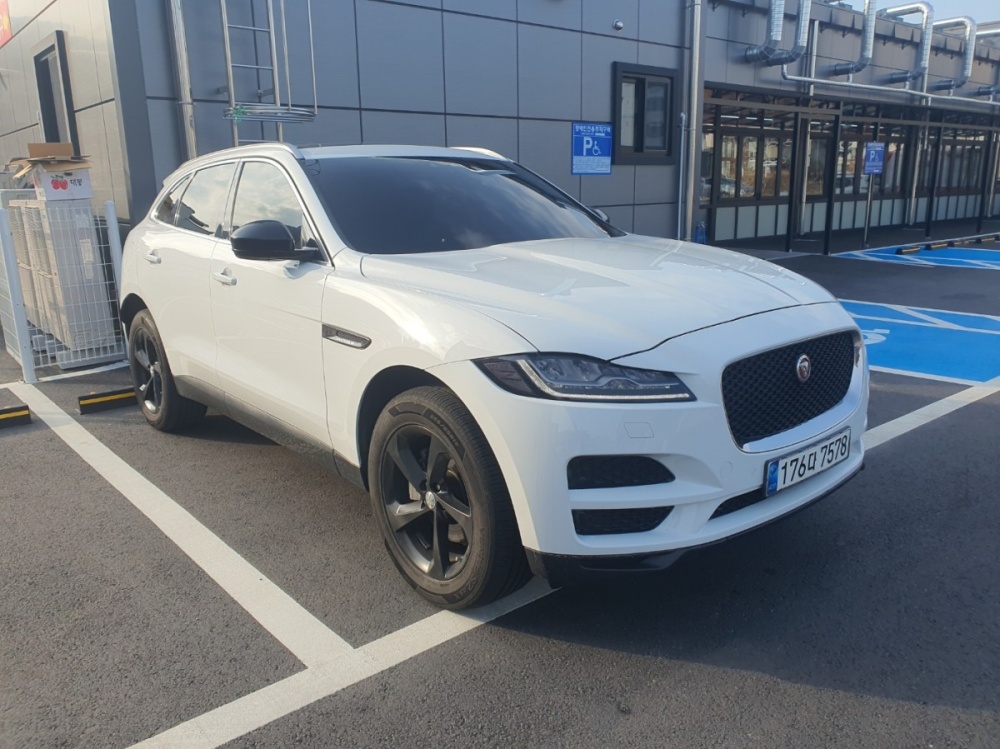 Jaguar F-PACE