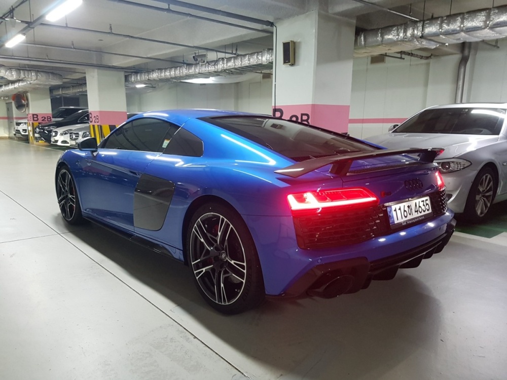 Audi R8 (4S)