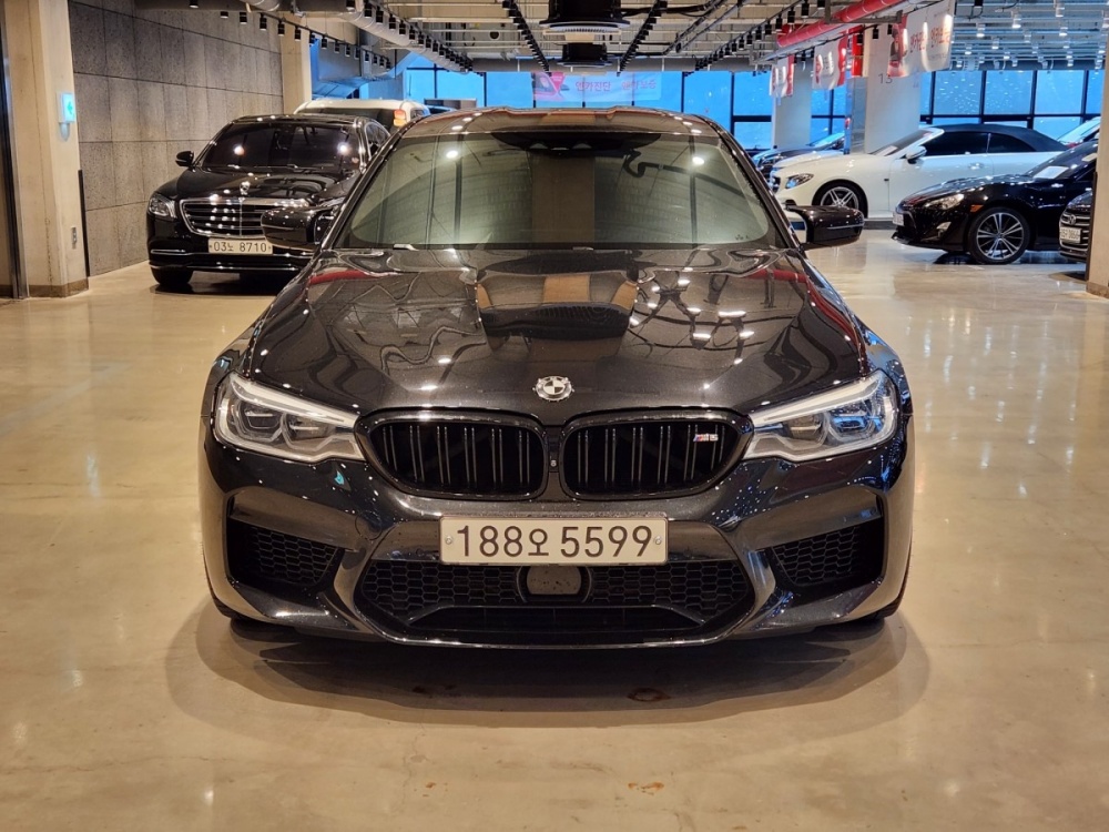 BMW M5 (F90)