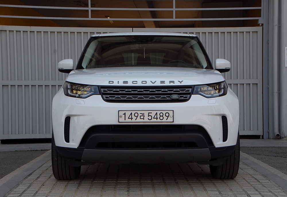 Land rover discovery 5