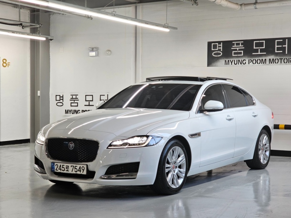 Jaguar XF (X260)