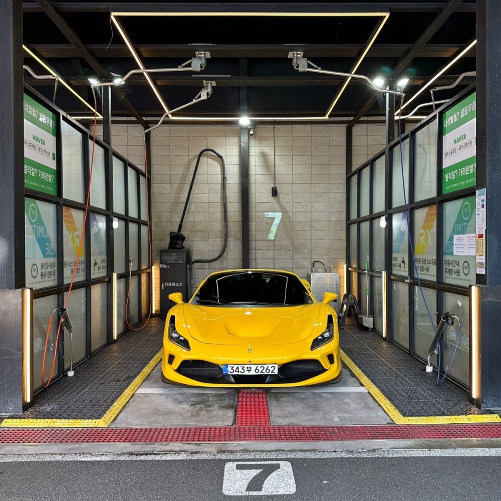 Ferrari F8 Spider