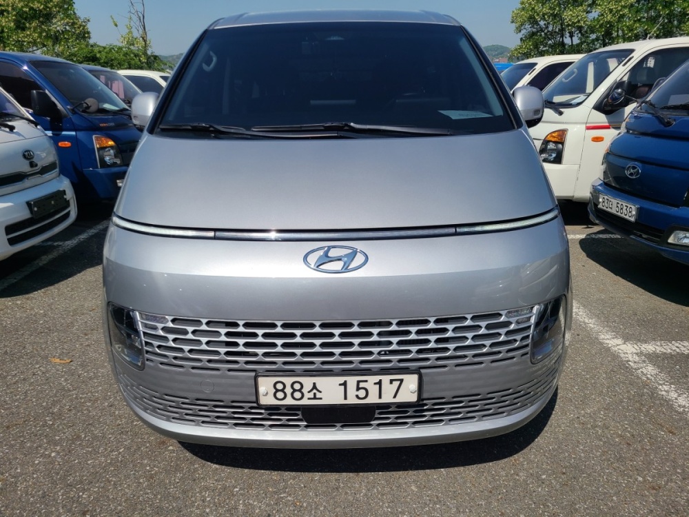 Hyundai Staria