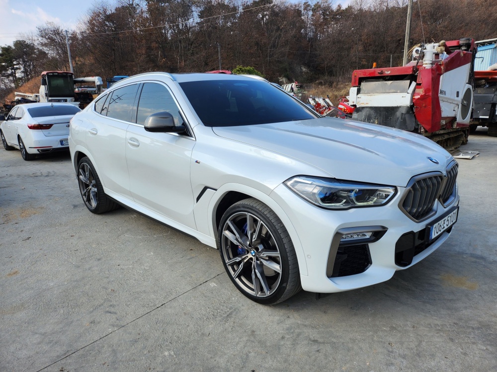 BMW X6 (G06)