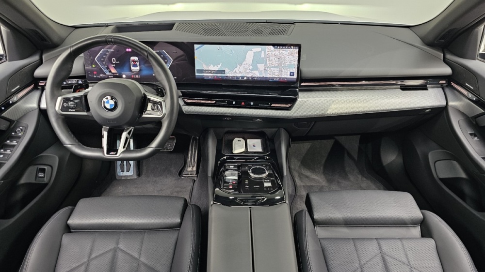 BMW 5 Series (G60)