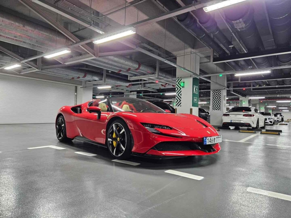 Ferrari SF90 Spider