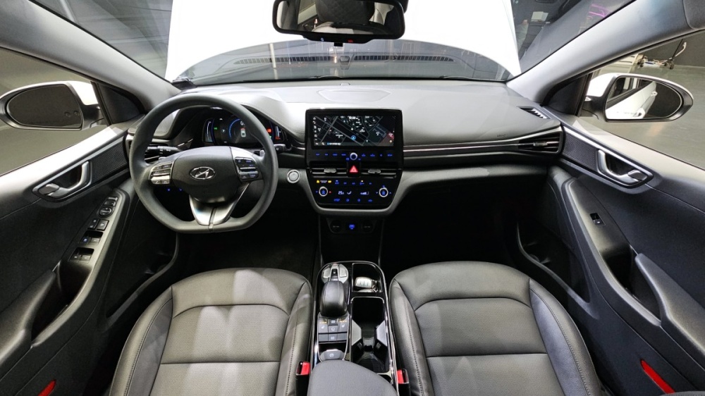 Hyundai The new Ioniq electric