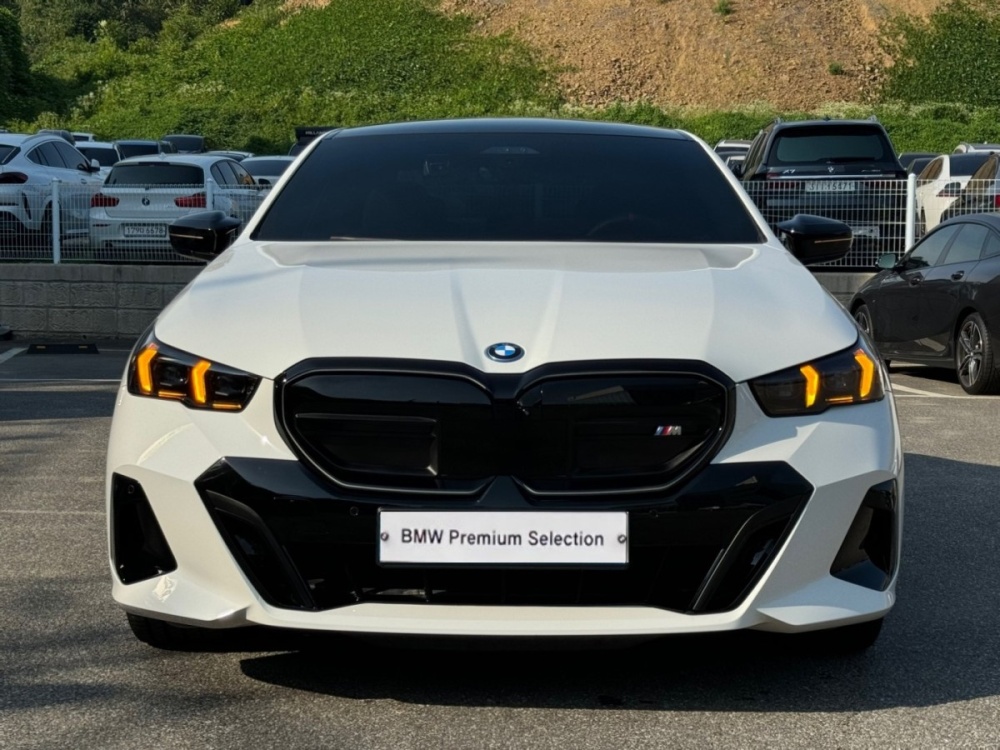 BMW i5 (G60)