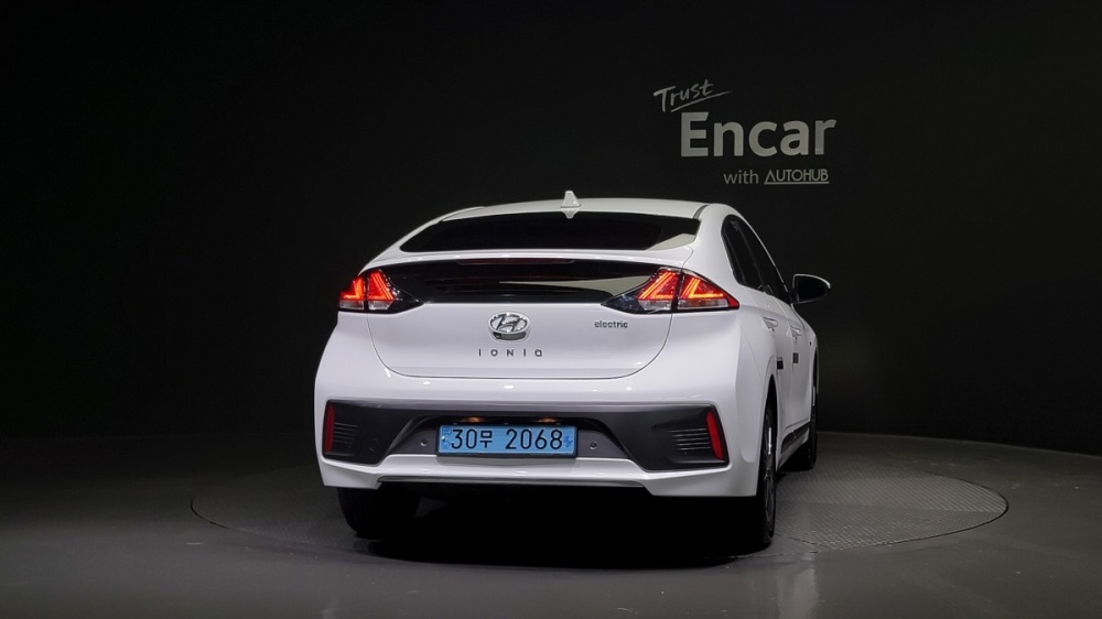 Hyundai The new Ioniq electric