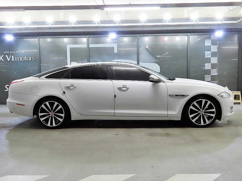 Jaguar All New XJ