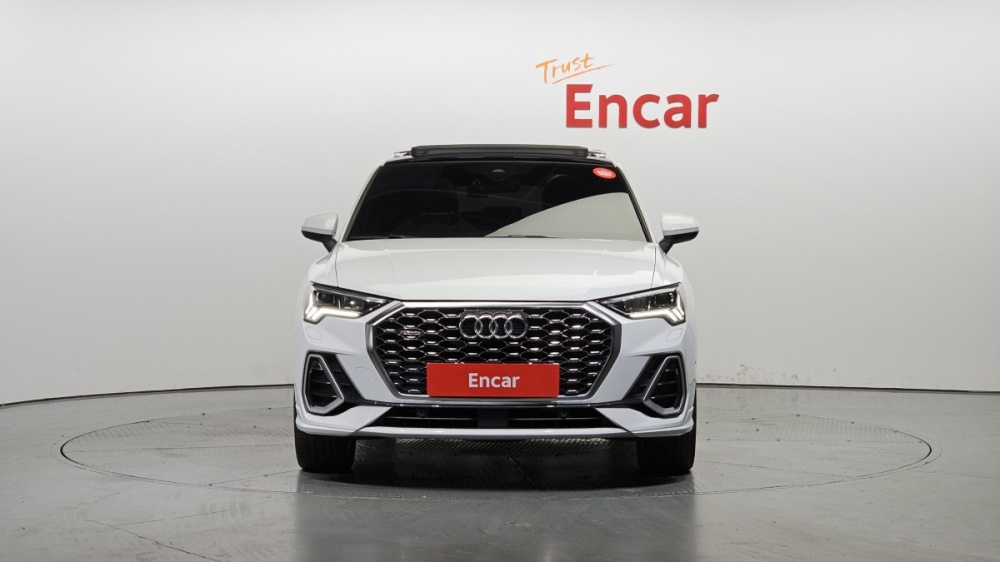 Audi Q3 (F3)