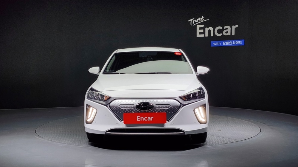 Hyundai The new Ioniq electric